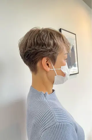 ショート カラー 湯川 未咲希のヘアスタイル