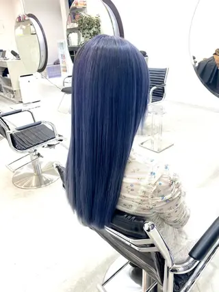 ロング カラー 漆崎 相美のヘアスタイル