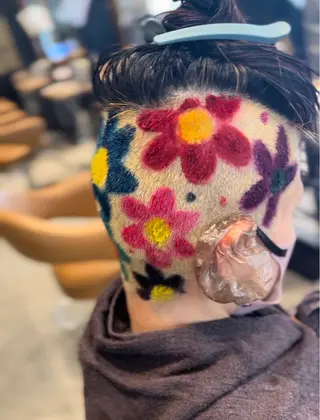 カラー EARTH 浦添店のヘアスタイル