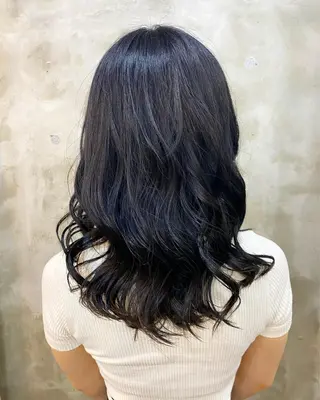 ロング カラー ヘアアレンジ 志賀 あずみのヘアスタイル
