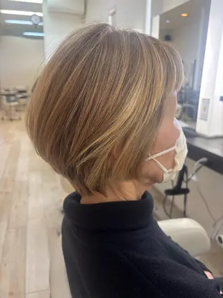ショート カラー ルプラボウ 石黒よう子のヘアスタイル