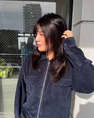セミロング 髪質改善×ブリーチ 無しWカラー🫧天神のヘアスタイル