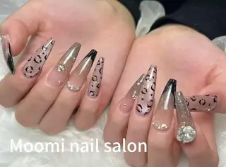 セミロング Moomi nail salonのネイルデザイン
