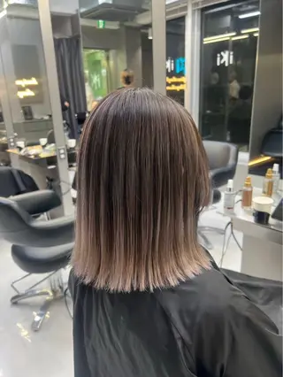 ショート 🫧バレイヤージュ/ ハイトーン/ミズキのヘアスタイル