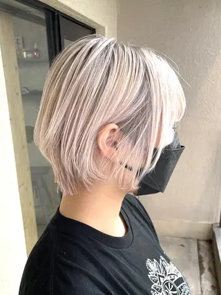 ショート カラー 🌈艶ハイトーン🌈 心を込めます🤝涼介のヘアスタイル