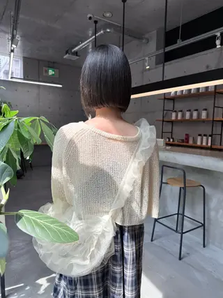 セミロング カラー 葉 /レイヤーカットのヘアスタイル