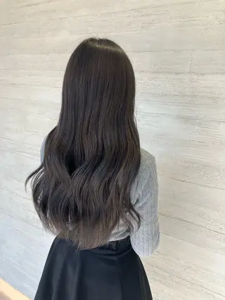 ロング カラー サキ🤍ハイトーン 🩰くびれ巻きヘアのヘアスタイル