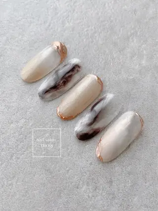 ネイル Nail &eye TROISのネイルデザイン