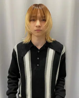 ショート カラー ブリーチ😼 ボブ✍️レイヤーのヘアスタイル