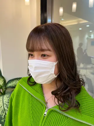 ミディアム カラー 最高の髪質改善🩵 艶カラー 惠美のヘアスタイル