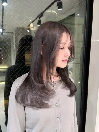 ミディアム カラー 🤍ハイトーンカラー 緒方 柚衣🤍のヘアスタイル