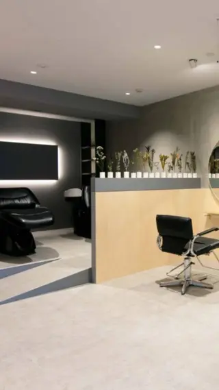 カラー 都築 菜美のヘアスタイル