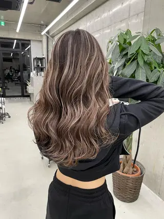 セミロング 手島 カミラのヘアスタイル