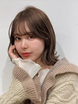 ミディアム カラー 梅田美容室 山崎海波のヘアスタイル