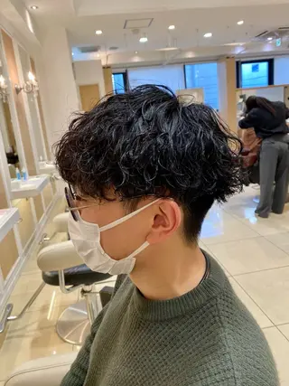 ショート パーマ メンズ メンズ特化型美容師 栗山勇人のヘアスタイル