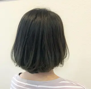 ミディアム 中川 茜里のヘアスタイル