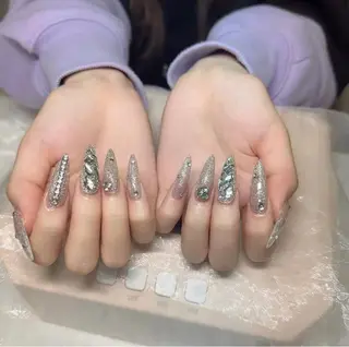 ネイル Hin Nailsのネイルデザイン