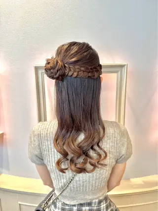 ロング ヘアアレンジ ヘアメ🎀推しカラー 🥣横浜/しほ🧸のヘアスタイル