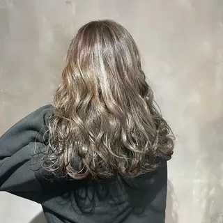 セミロング カラー La vielle 西峠のヘアスタイル