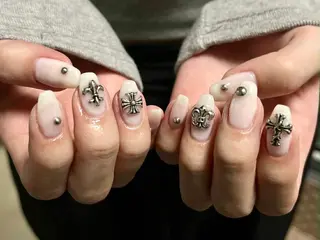 ミディアム ビン アンのネイルデザイン