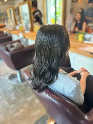 セミロング カラー 髪質改善カラー ベージュ🤎YUMEのヘアスタイル