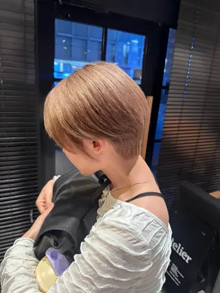 ショート Miyu/透明感 カラー/レイヤーのヘアスタイル