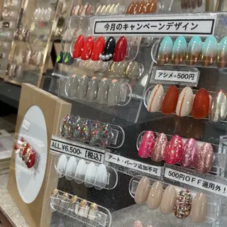 ネイル Legit nail salonのネイルデザイン