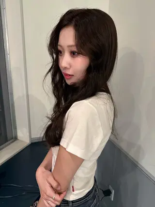 セミロング SIKI所属・SIKI ゆうのヘアスタイル