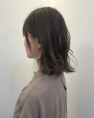 カラー ツノガイ エリのヘアスタイル