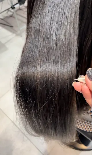 yumemiレイヤー ‎✴︎ 透明感カラーのヘアスタイル
