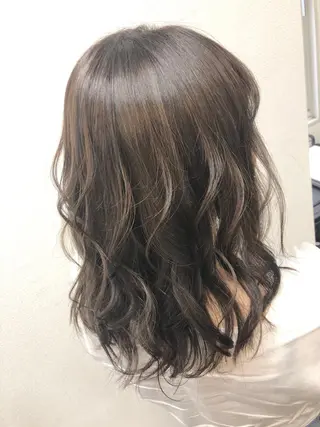 ミディアム カラー SHIORI💜口コ ミNo.1艶カラーのヘアスタイル