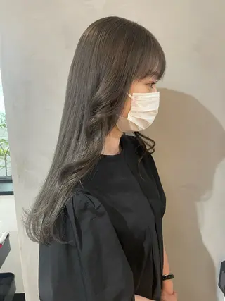 ロング Megu/ベージュ/ 透明感カラーのヘアスタイル