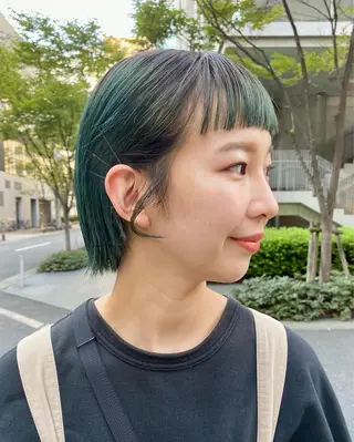 ショート モモコ/ブリーチ/ ミルクティカラーのヘアスタイル