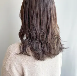 セミロング カラー 山口 莉奈のヘアスタイル
