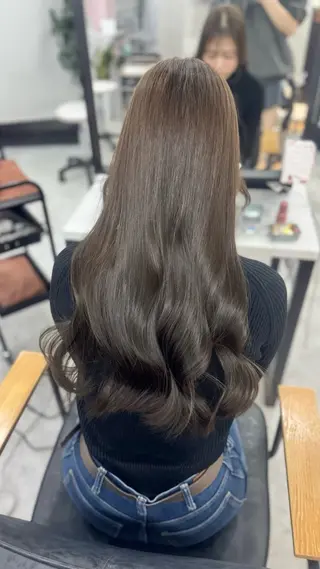 ロング カラー 赤み無し柔らかカラー 【梅田】madokaのヘアスタイル