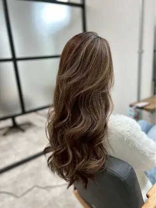 ロング カラー 大和市の白髪ぼかし 職人￤柳川拓哉のヘアスタイル