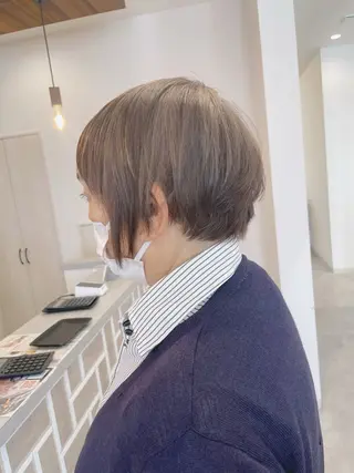 ショート カラー やまこし 美裕樹のヘアスタイル