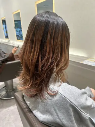 ミディアム 山口 祐美帆のヘアスタイル