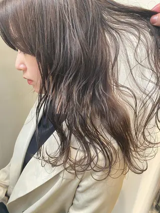 セミロング カラー nishido ハイライト/パーマのヘアスタイル