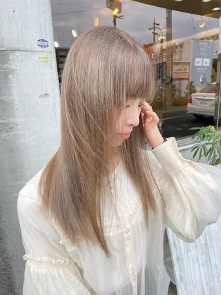 ロング カラー シモダ クルミのヘアスタイル