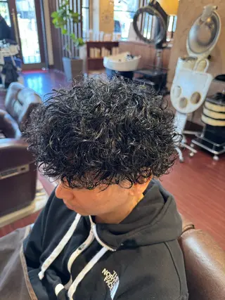 ショート パーマ 山下 徹のヘアスタイル