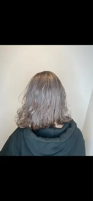 ショート カラー ブリーチ👩🦳/ ✂︎MANAMIのヘアスタイル
