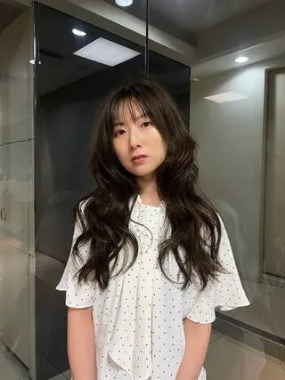 ロング カラー 垢抜け小顔レイヤー オリーブ/スミレのヘアスタイル