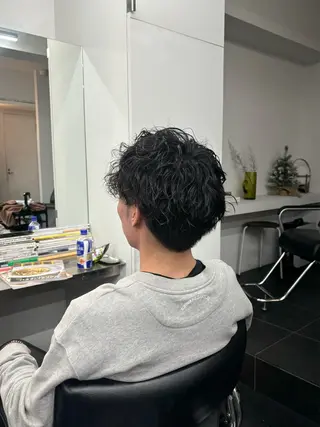 セミロング パーマ メンズ 【ヤマザキアヤメ】 艶カラー/縮毛矯正のヘアスタイル