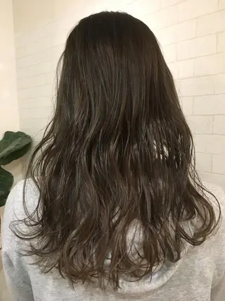 ロング カラー ヘアアレンジ IVY villa Suzu.のヘアスタイル