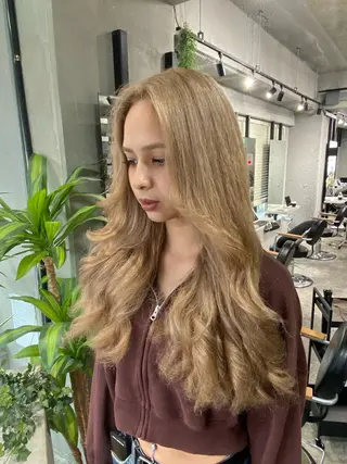 ロング カラー ハイトーン/ブリーチ MAYURI🌺横浜のヘアスタイル