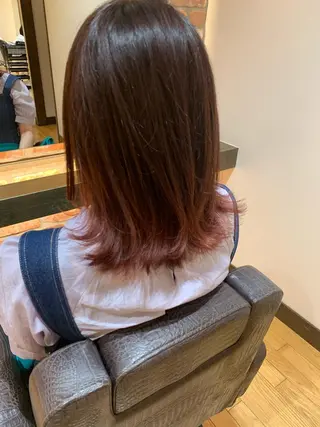 ミディアム カラー 齊藤 衣梨佳のヘアスタイル