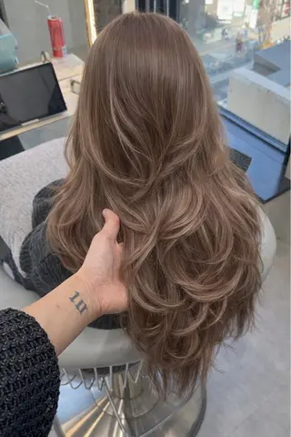 ロング カラー Aster 店長 れおん✂️のヘアスタイル