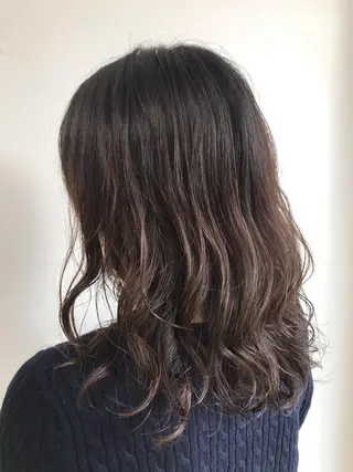 セミロング パーマ スズキ シオリのヘアスタイル