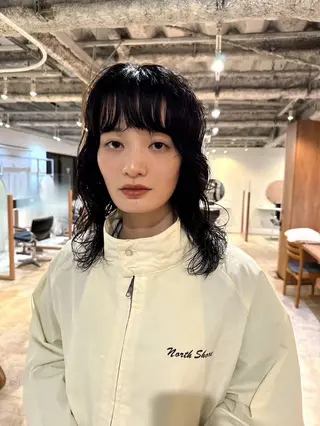 ミディアム カラー パーマ CEINE loqのヘアスタイル